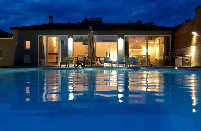 pool house 3 km from Corinth-Loutraki