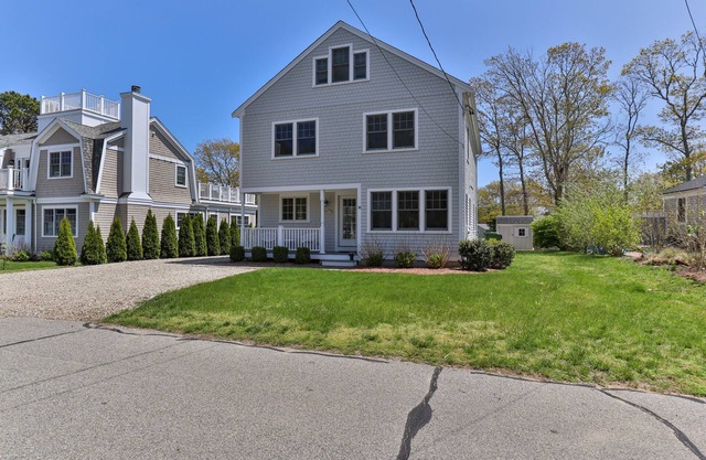 Popponesset, 2-Bedrooms, 2.5 baths, A/C, private deck