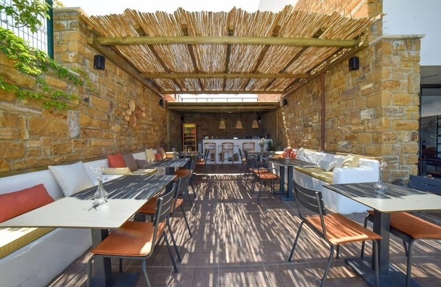 Porta Trakis Hotel
