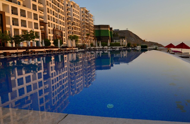 PORTO & ALMIRA BEACH