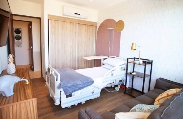 Post operative recovery condo