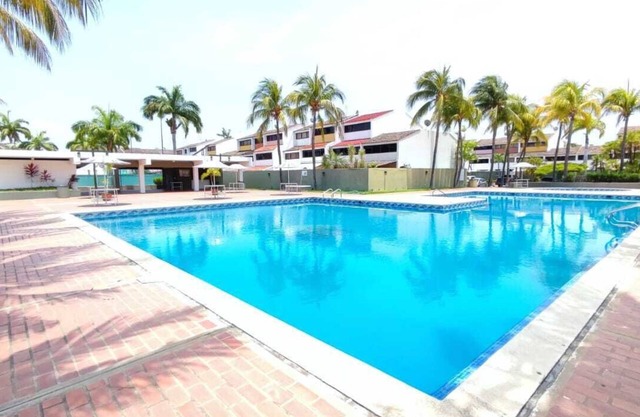 Preciosa Villa en Lecheria el Morro