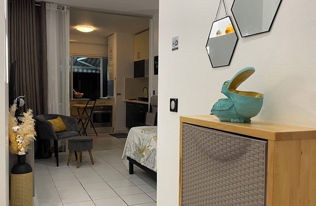 PreciousHome : Modern, well-equipped, comfortable with breathtaking sea views.