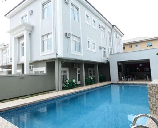 Prenox Hotel And Suites