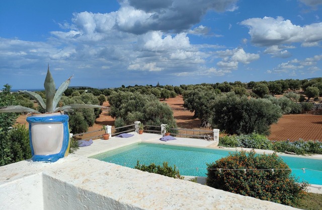Prestigious Masseria with large panoramic swimming pool in Savelletri