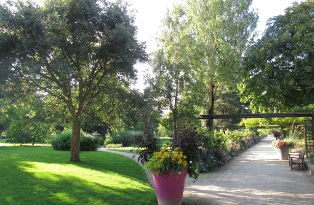 Pretty house opposite the Jardin des Plantes and a stone's throw from the seafront