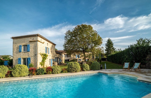 Pretty stone cottage with terrace in a property with swimming pool