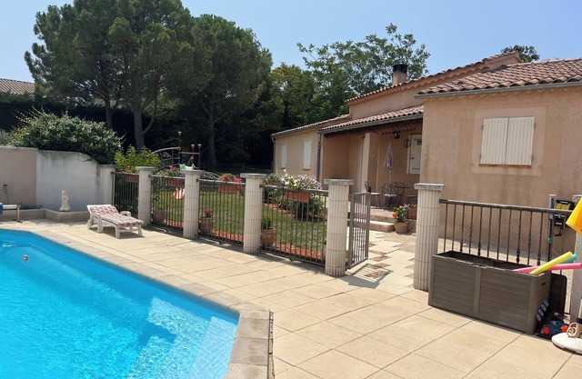 Pretty villa with pool and garden