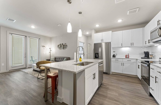 Prime Soco Charming 1BR King Suite w Pool Parking