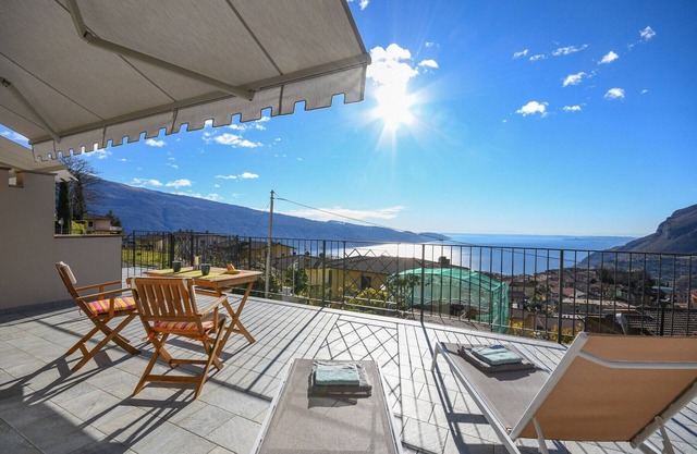 Principe, with huge balcony and lake view