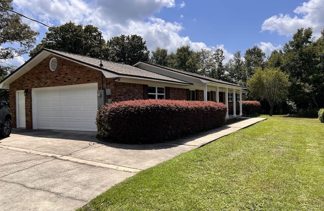 Private 3 Bed, 2 Bath Home on 1 Acre with a Fireplace