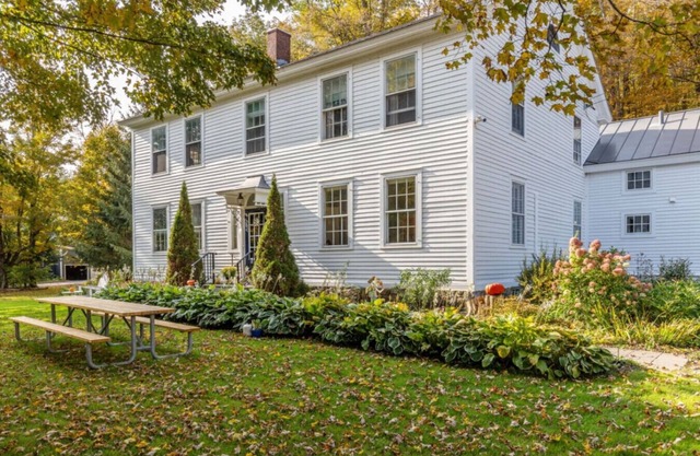 Private 6-Room Vermont Inn for Groups – Daily Breakfast & Local Beers and Wines