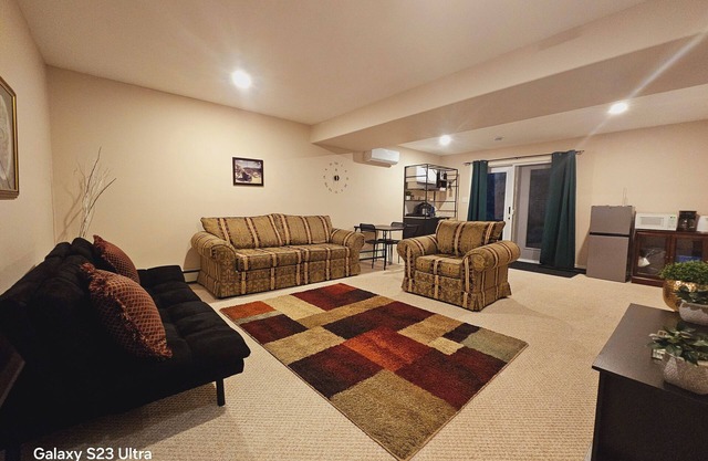 Private and cozy basement suite in a quiet cul de sac