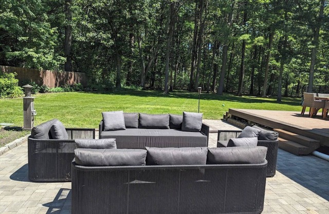 Private and Peaceful 4BD Home