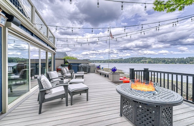 Private Beachfront Home w/Hot Tub - Walk to Restaurants, Coffee and More!