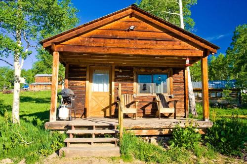 Private Cabin for Skiing Getaway with Deck in Steamboat Springs, Colorado