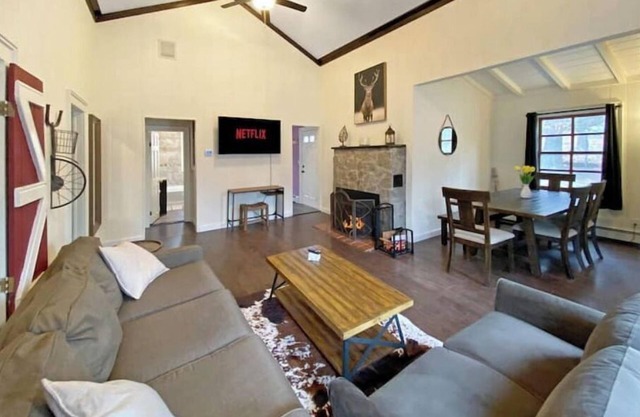 Private Cabin in Multi Acre Park!