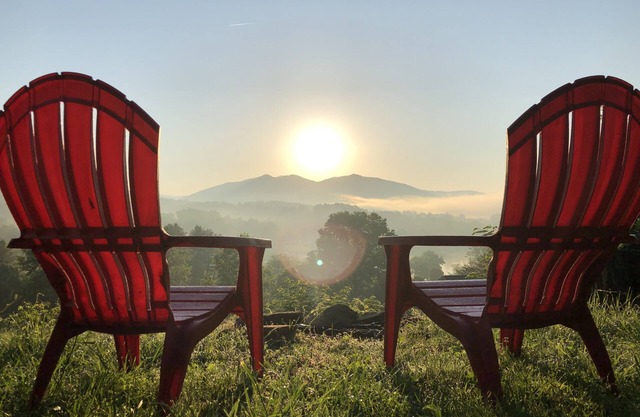 Private Cabin With Lake & Mtn Views, 1 Mile To Lake Access, Convenient Location!