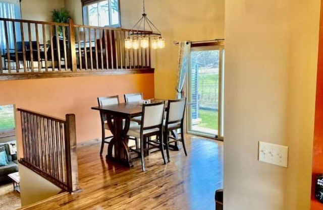 Private & cheerful 4 bed & 2 bath home w/ parking in Saint Cloud, MN!