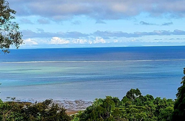 Private Cool Tropical Rain forest Hide away 5 min walk to the beach and resort