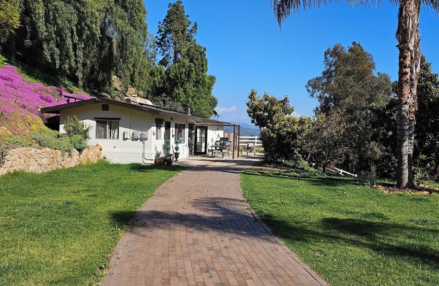Private Detatched Guest House in Mt. Helix