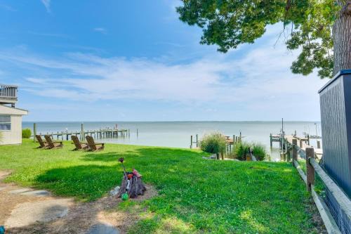 Private Dock and Yard Hague Hideaway on the Potomac