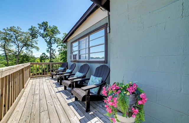 Private Dock & Slip: Kentucky Lake Cottage!