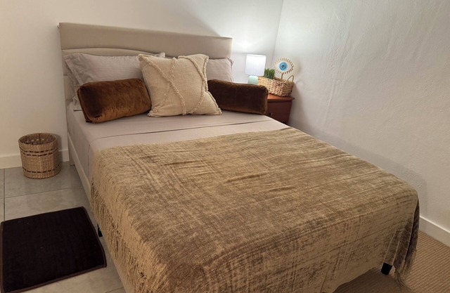 Private Entrance Rooms Close to Hard Rock & FLL Airport