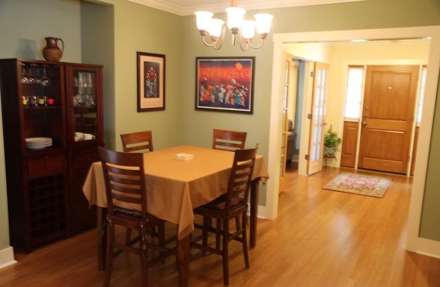 Private house/2.3 miles to FrenchQuarter/0.4 miles to City Park