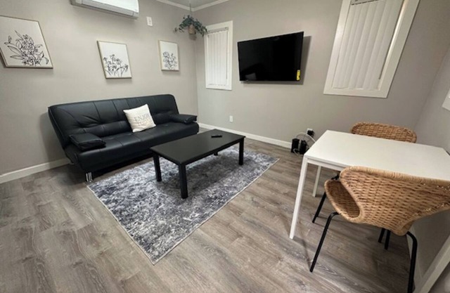 Private Los Feliz Bungalow