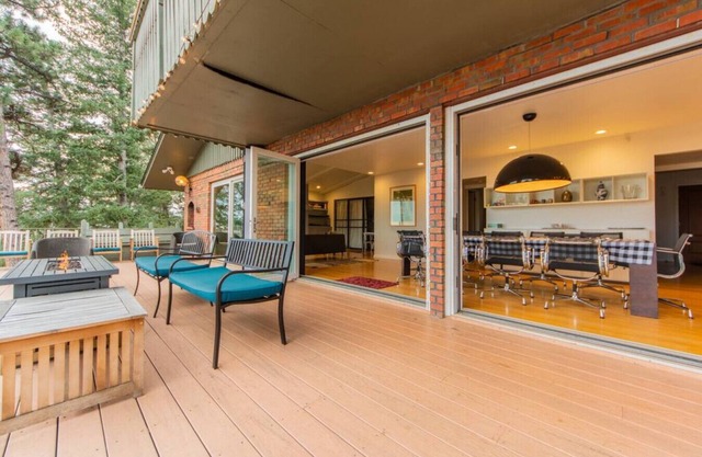 Private Mountain Dream Home, Amazing City Views