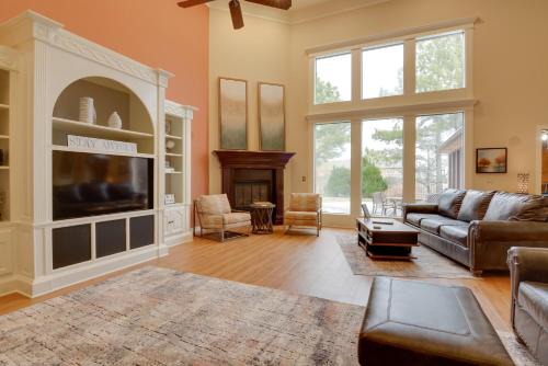 Private Pool and Game Room Upscale Home in Vinita