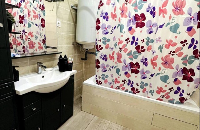 Private Room & Shared Bathroom Near CDG Airport, Parc de Expo, Disneyland
