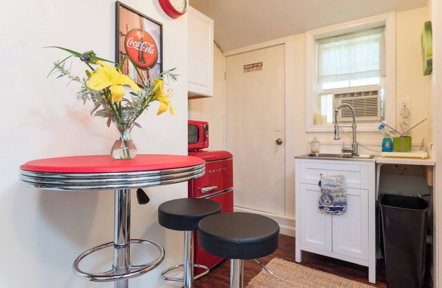 ✨Private Studio w/Loft Center Historic Carlisle✨