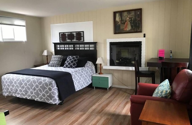 Private Studio with Garden View near SFSU, SF, and BART