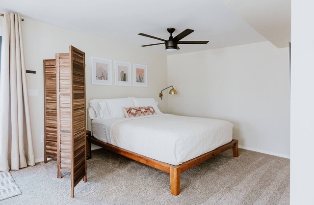 Private Suite with Mountain Views and Hummingbirds