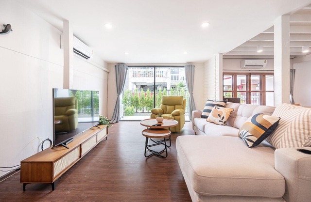 Private-House in Bangkok CityCenter, near BTS Ekkamai station & wi-fi BigC 7-11
