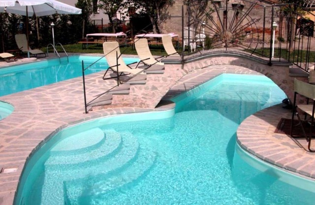 Private Villa with WIFI, A/C, hot tub, private pool, TV, veranda, pets allowed, panoramic view
