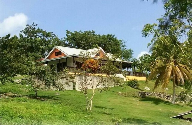 Private Villa, Great View! 5 min from Negril & Beach-2 min from Negril Golf Club