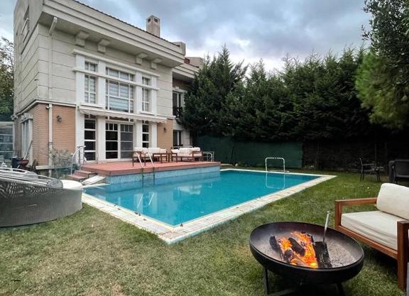 Private Villa Near the Sea,4+1,Pools,Sauna,Jacuzzi