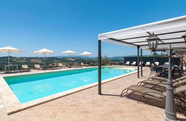 Private Villa with A/C, WIFI, private pool, TV, patio, pets allowed, panoramic view, parking