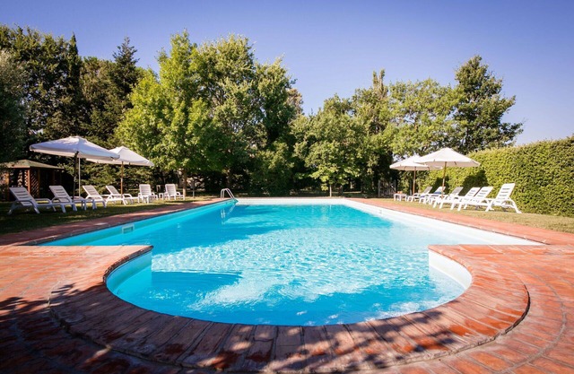 Private Villa with hot tub, A/C, private pool, WIFI, TV, patio, panoramic view, close to Cortona