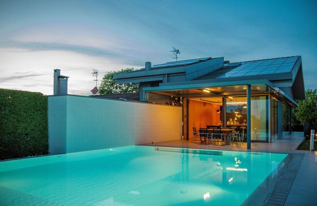 Private Villa with sauna, WIFI, private pool, A/C, hot tub, TV, patio, pets allowed, parking