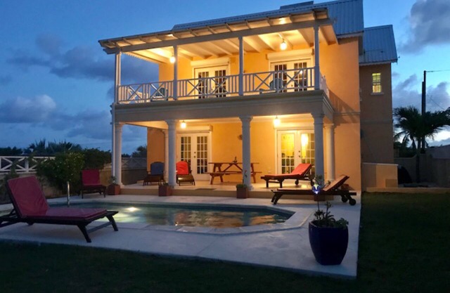 Private Villa with Pool, Gorgeous Seaviews & Short Walk To Beach