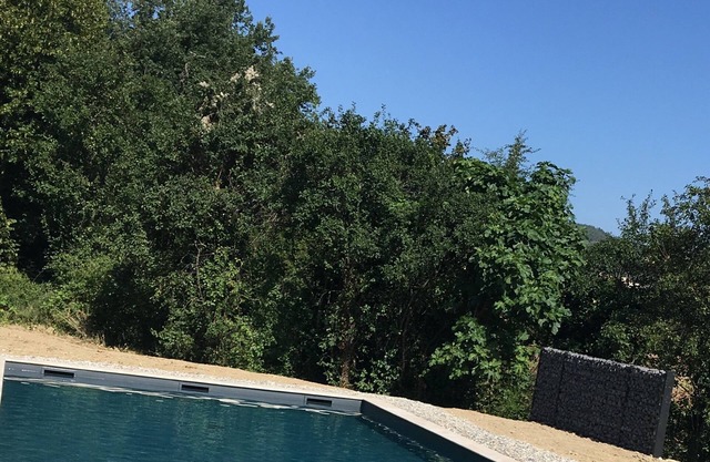 Provencal Villa: 4 Bedrooms and heated pool