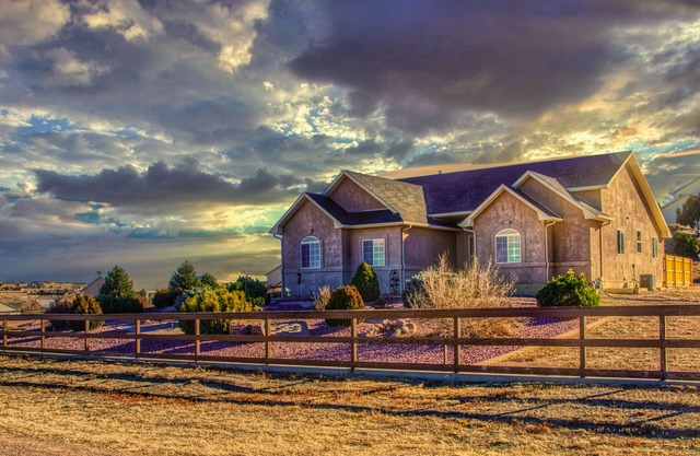 Pueblo 'Five Star Pikes Peak View' Home w/Hot Tub