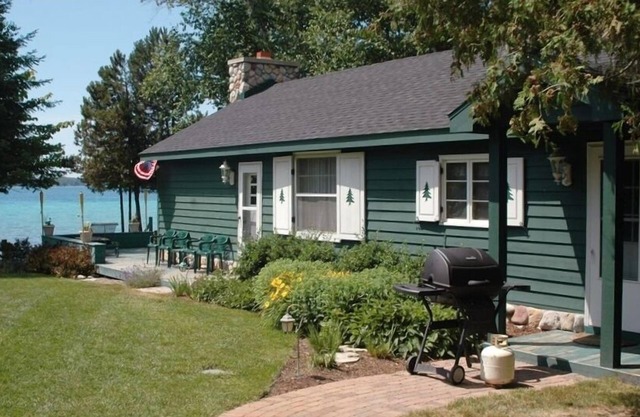 Quaint Cottage on Beautiful Torch Lake, Michigan