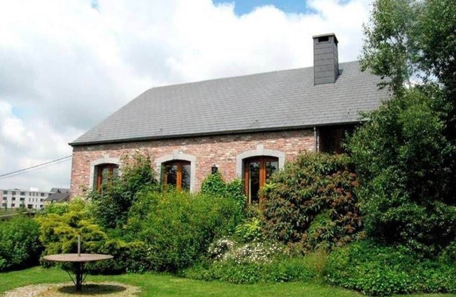 Quaint Farmhouse in Maffe with a Turkish Bath