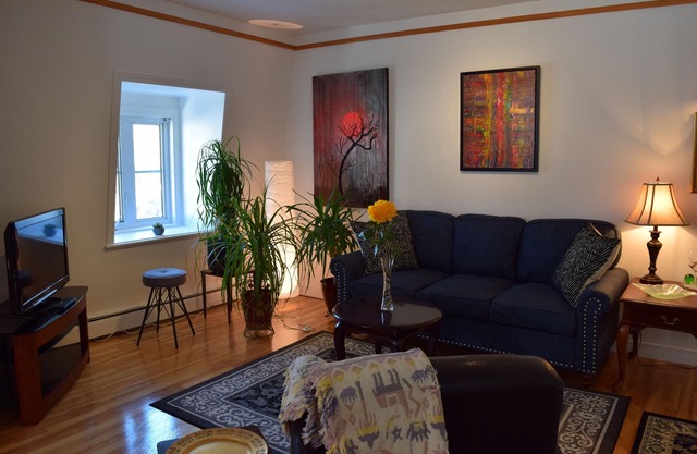 Quebec Château Richer Côte de Beaupré Canada rent a 4 ½ furnished plus more.