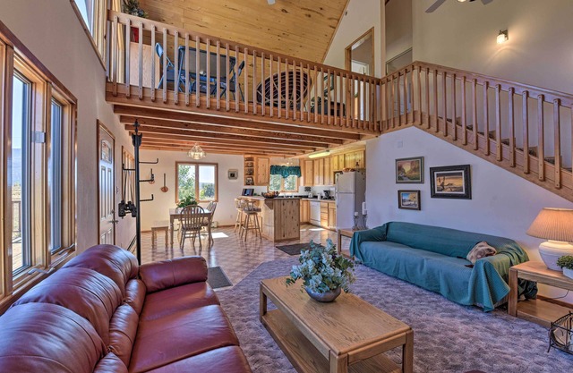 Questa Home w/Views - 13 Mi to Red River Skiing!